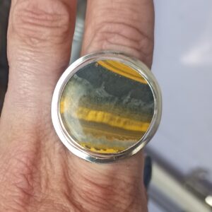 Пръстен с пчелен яспис